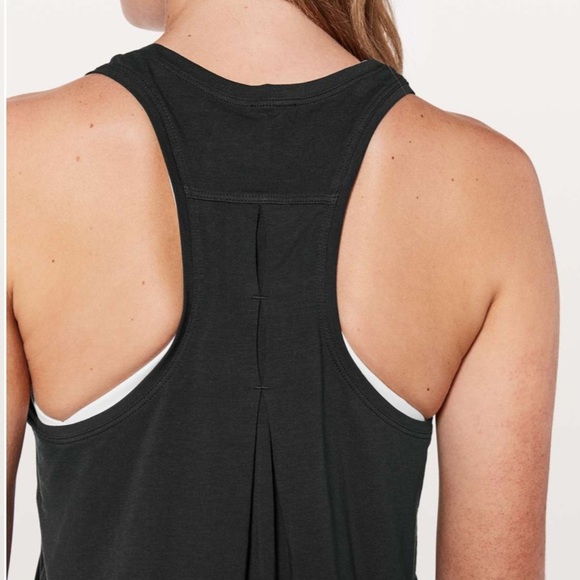 Lululemon Love Tank Pleated in Black Sz 6 EUC 89 - Picture 9 of 11
